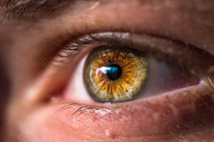 Bệnh khô mắt ảnh hưởng tiêu cực tới thị lực, sức khỏe thể chất và tinh thần